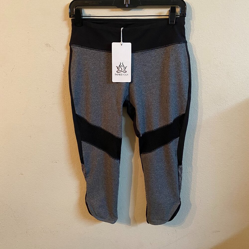 THE FREE YOGA LARGE HEATHERGRAY & BLACK WITH MESH LEGGINGS